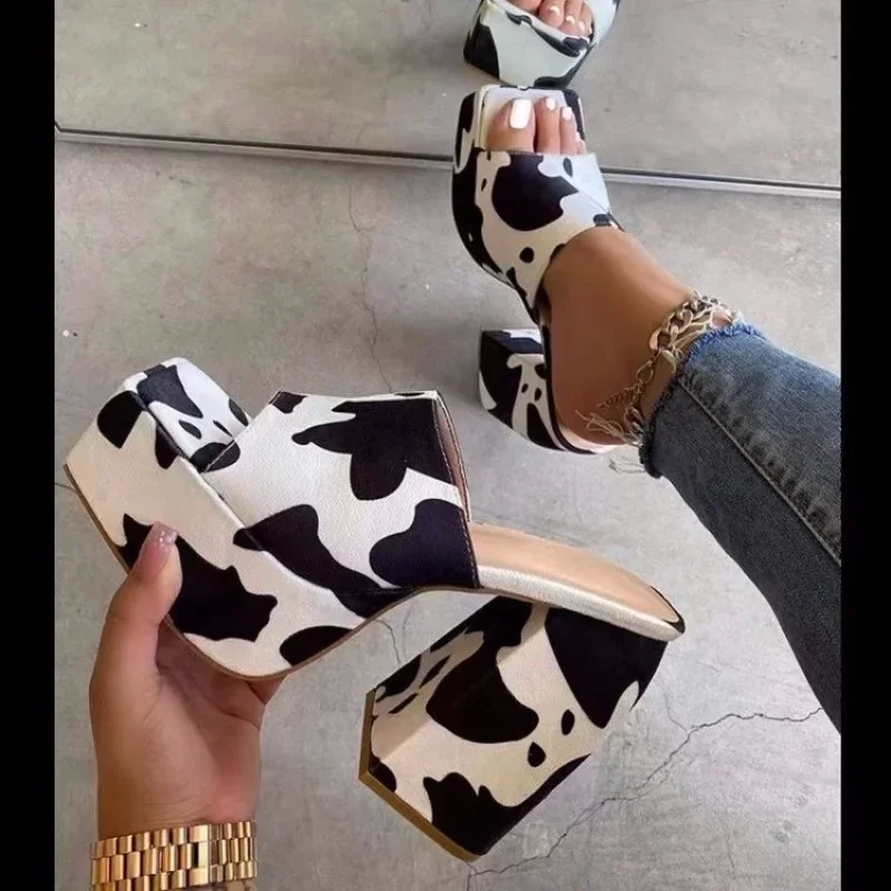 2024 New Womens Thick-soled High Heels Fashionable Print Brand Design High Heel Slippers Versatile Square Toe Party Summer Shoes