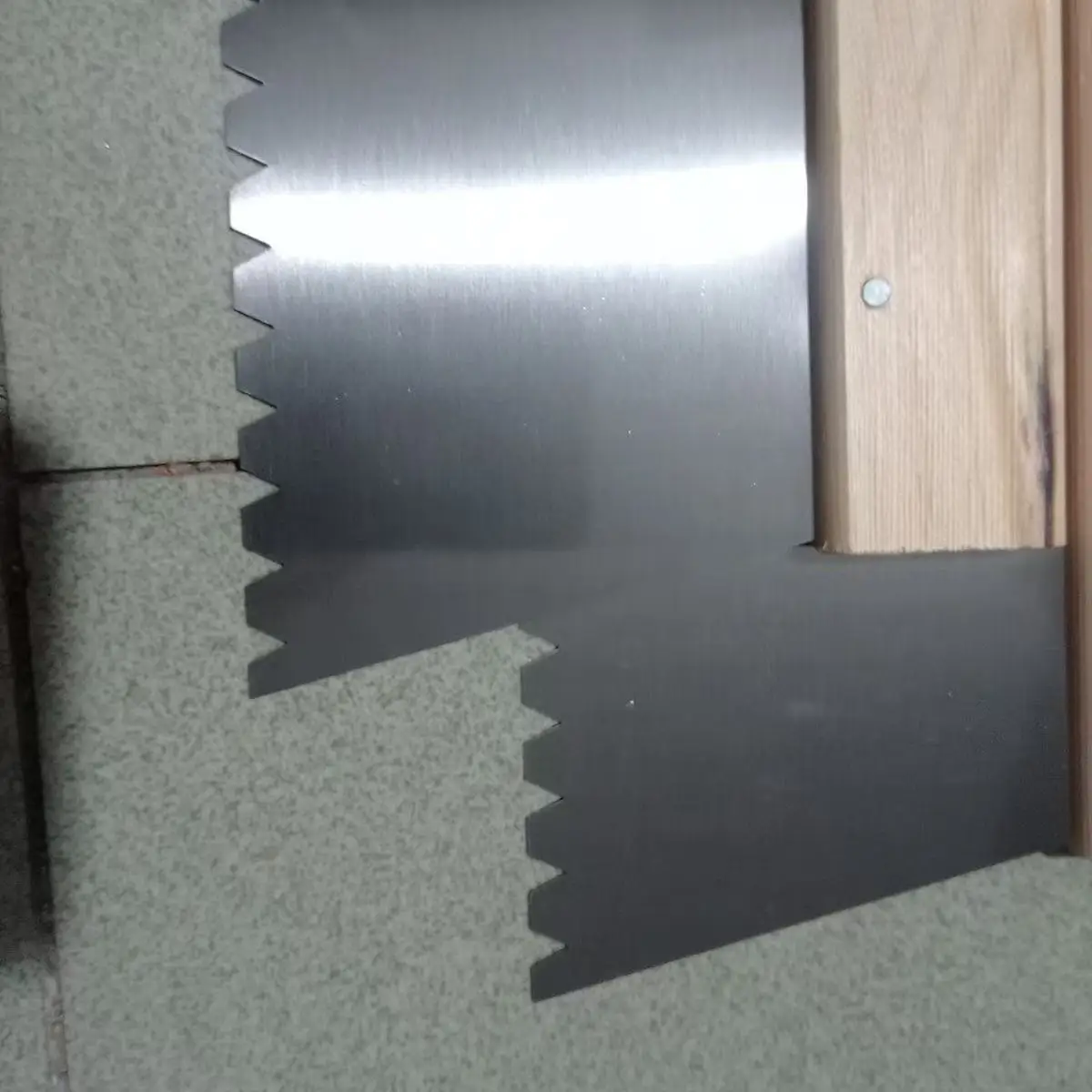 6mm Tooth Depth Stainless Steel Integrated Trowel - Multi-Functional Universal Glue Spreader for Wood Flooring