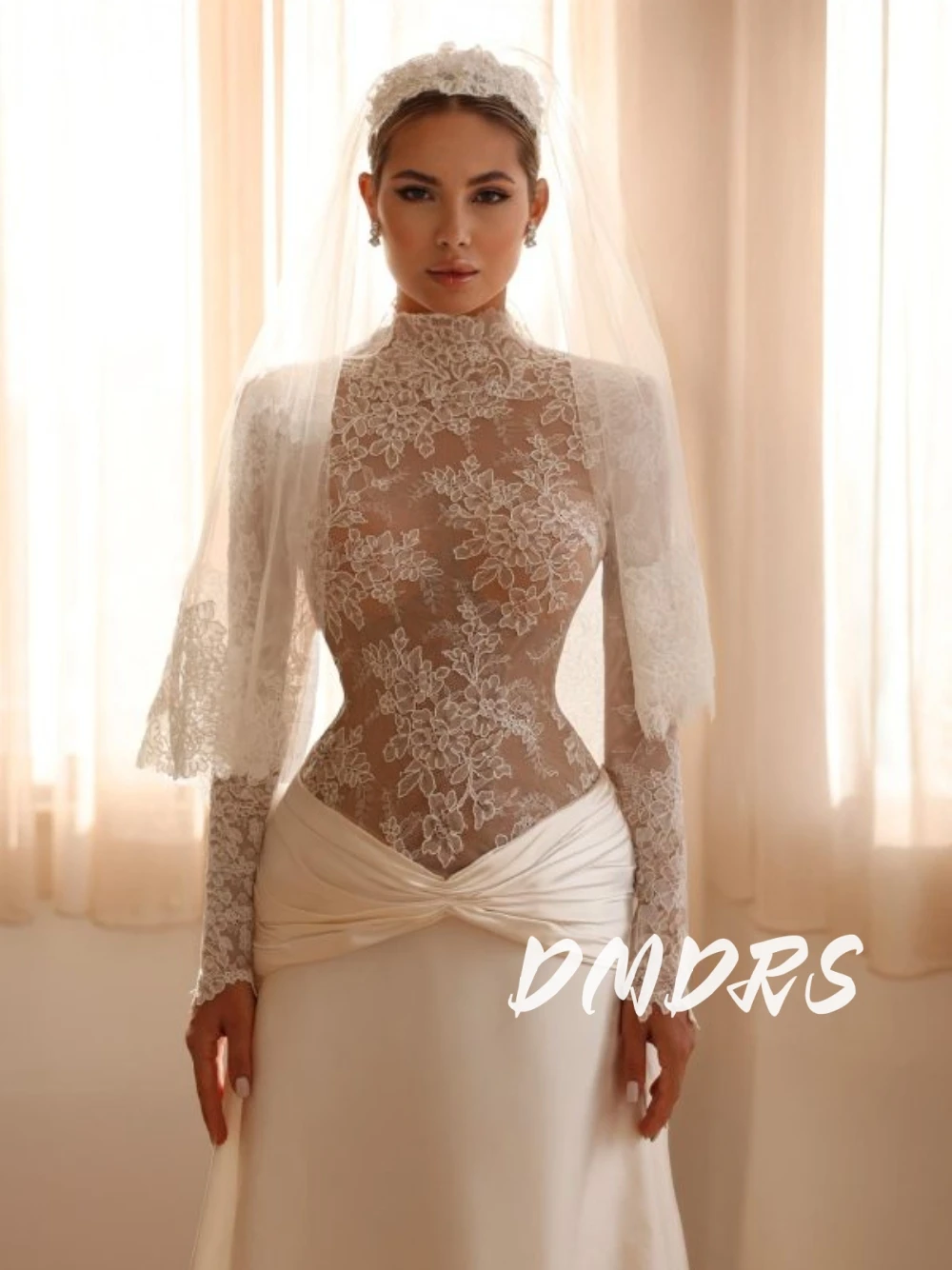 

Semi-sheer Lace Charming Wedding Dress Customzied Flowy Satin Classy A Line Bridal Gown Gorgeous Long Sleeved Women Wear