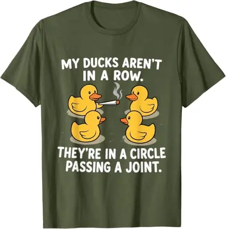 Meine Enten stehen nicht in einer Reihe, sie sind im Kreis und machen eine Pause. T-Shirt Y2k Cartoon Enten machen eine entspannte Pause. Grafisches Kleidungsstück Geschenk. – Detail 9