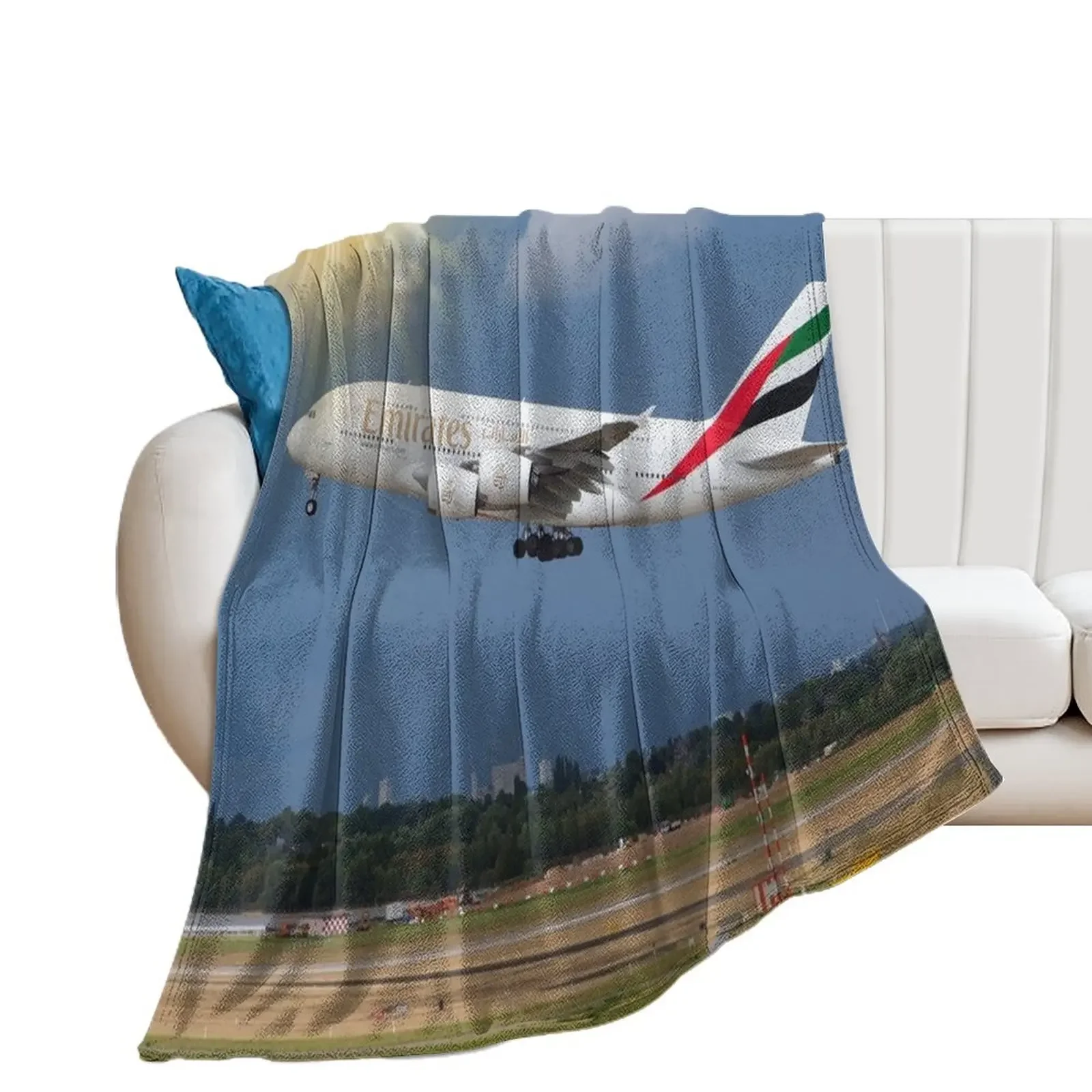 Emirates airplane Throw Blanket for sofa heavy to sleep Shaggy For Sofa Thin Blankets