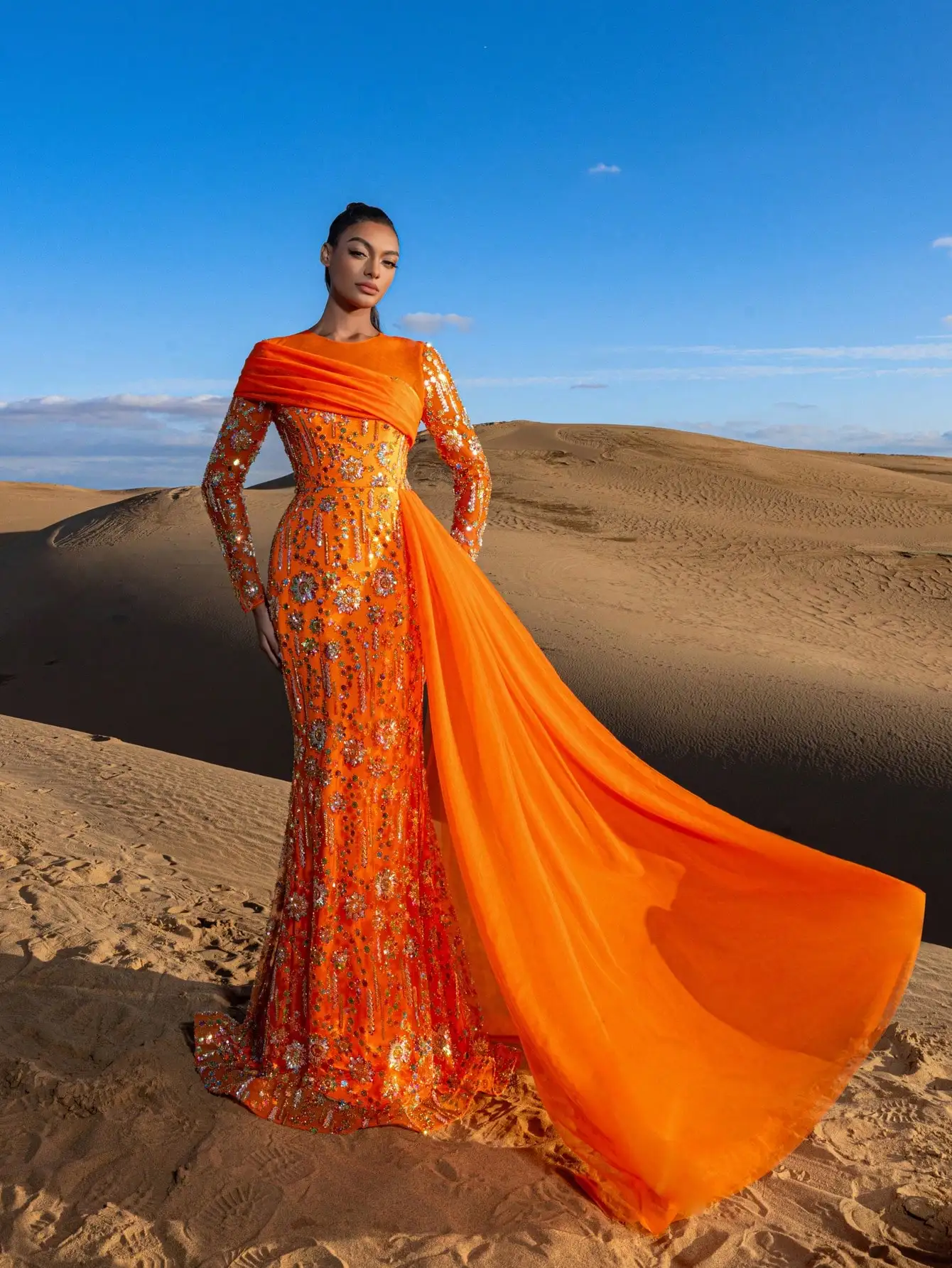 Preciosos vestidos formales y vestidos de noche con cuentas y lentejuelas florales con dobladillo de sirena superpuestos de malla