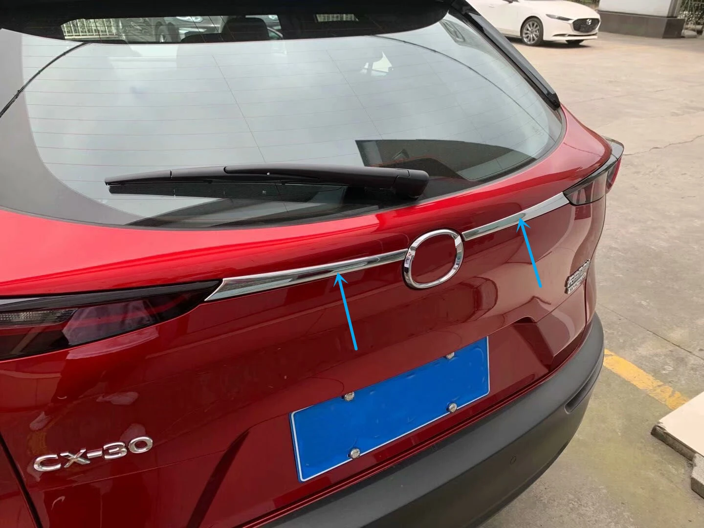 

Chrome Exterior Rear Tail Trunk Wing Molding Cover Trim For Mazda CX30 CX-30 DM 2020-2021