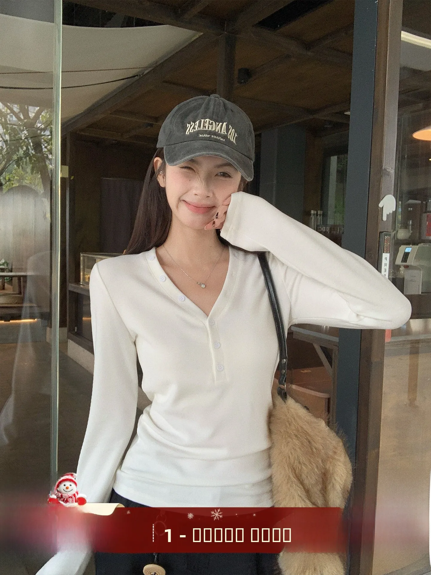 

Susu San White V-ne Slim Fit Женская футболка Base irt Design Sensation 2025 Новая верхняя одежда для внутренней одежды Повседневная футболка Long Sve