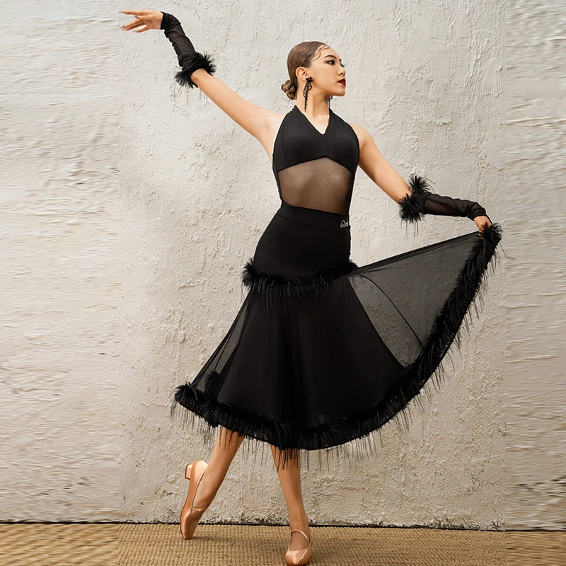 Nouvelle tenue de concours de danse latine pour femmes, haut dos nu sexy + jupe luxueuse en plumes, 2 pièces, costume de performance tango chacha samba