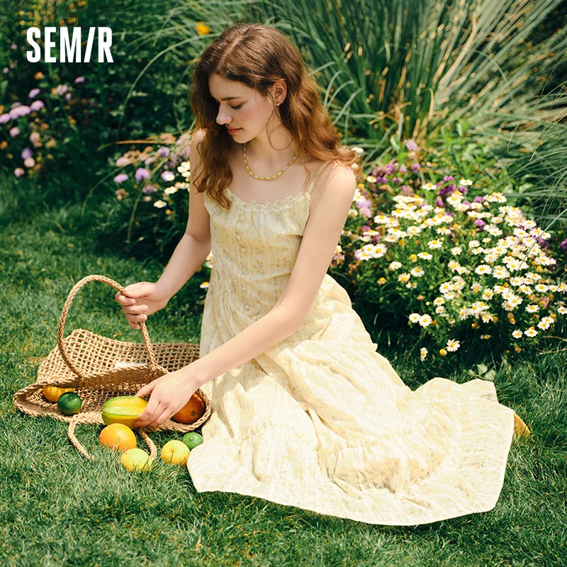 Semir robe femmes Design sens Texture 2025 nouvel été doux dentelle florale robe à bretelles