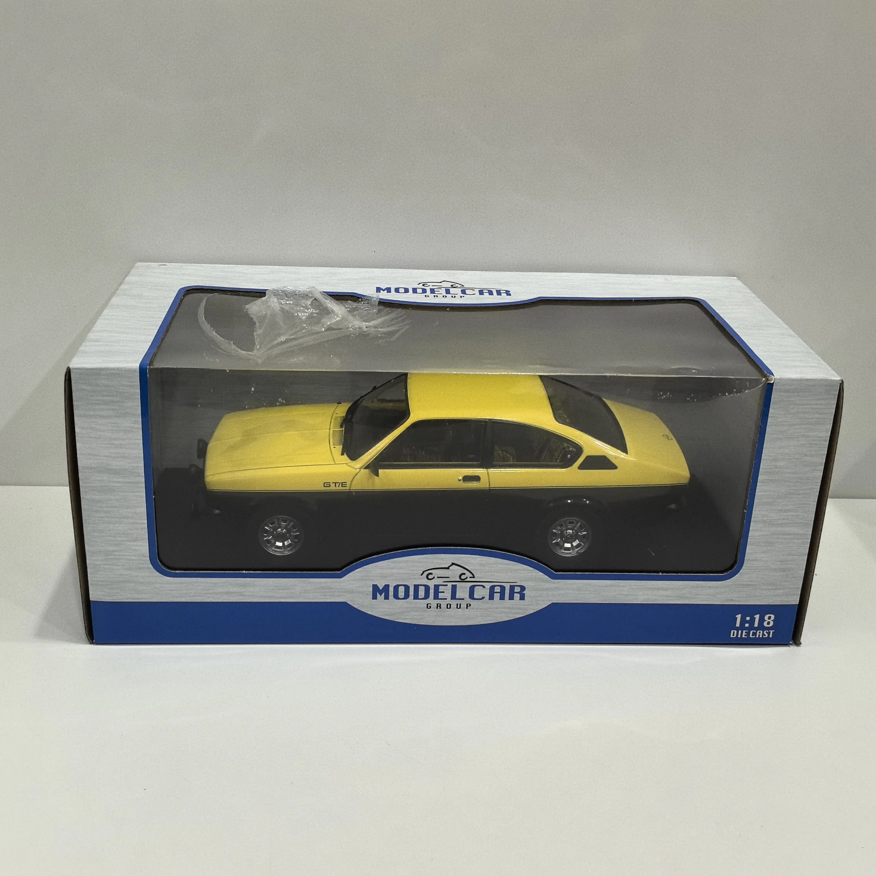 

Модель автомобиля KADETT C COUPE W8 из сплава, масштаб 1/18, Diecast MCG