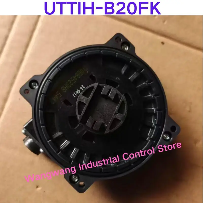 Second-hand test OK , Servo motor encoder UTTIH-B20FK
