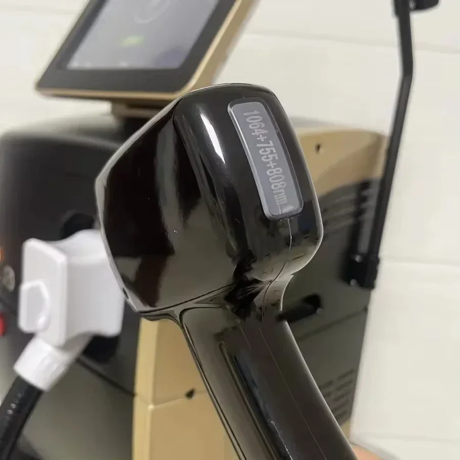 2024 Diode profesional portabel mesin penghilang bulu badan Laser Titanium es 808 755 peralatan Alexandrite 3-gelombang permanen