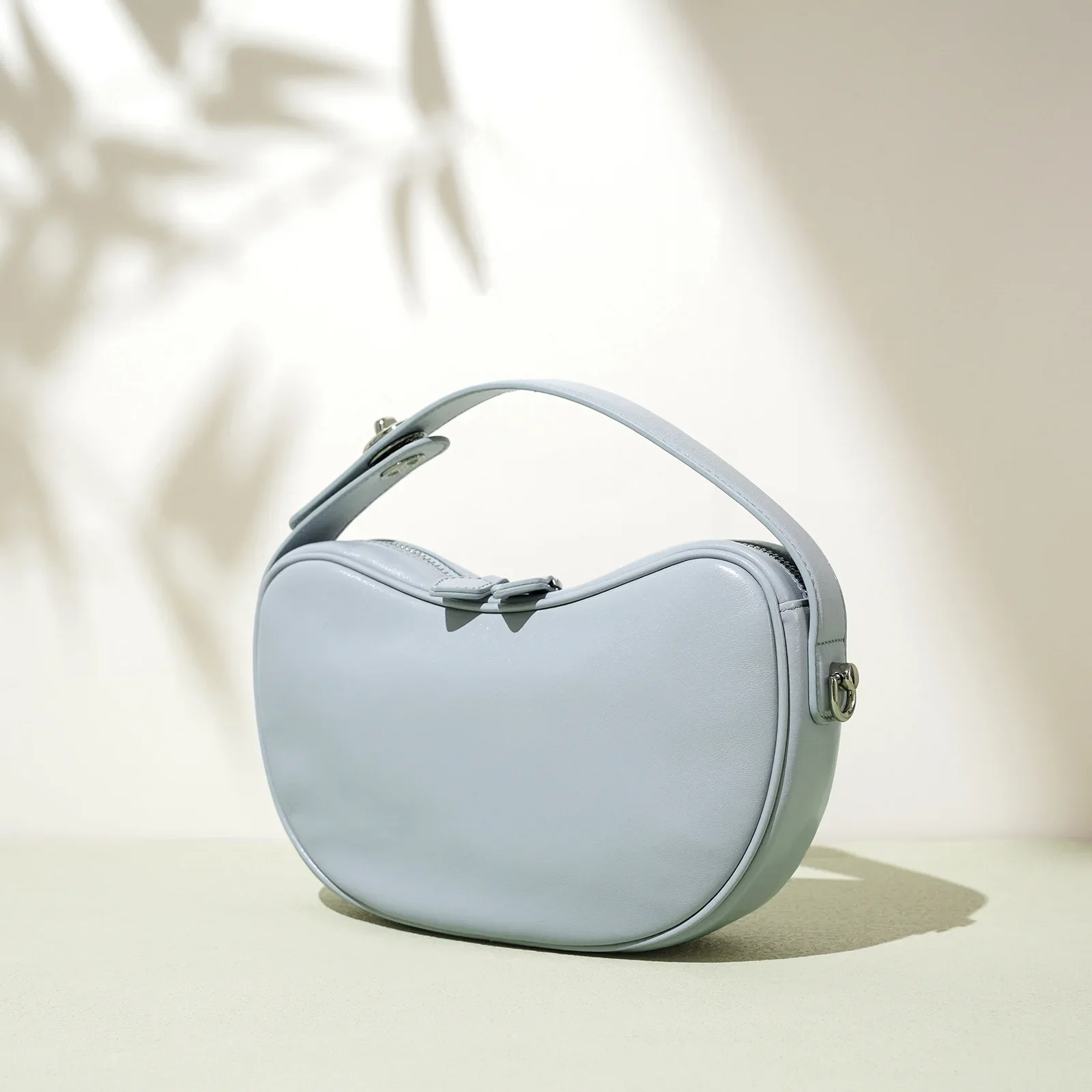 2025, erbsenförmige Lamm-Lammfell-Tragetasche für Damen, handwerkliche Umhängetasche, Boutique, gebogene Silhouette, elegante Luxus-Handtaschen