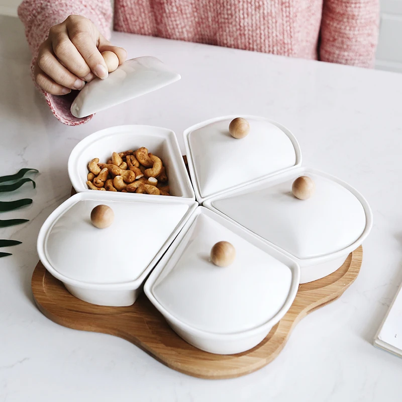 Dried fruit box frame with cover creative ceramic fruit bowl snack nuts box of European living room dry fruit tray melon seeds