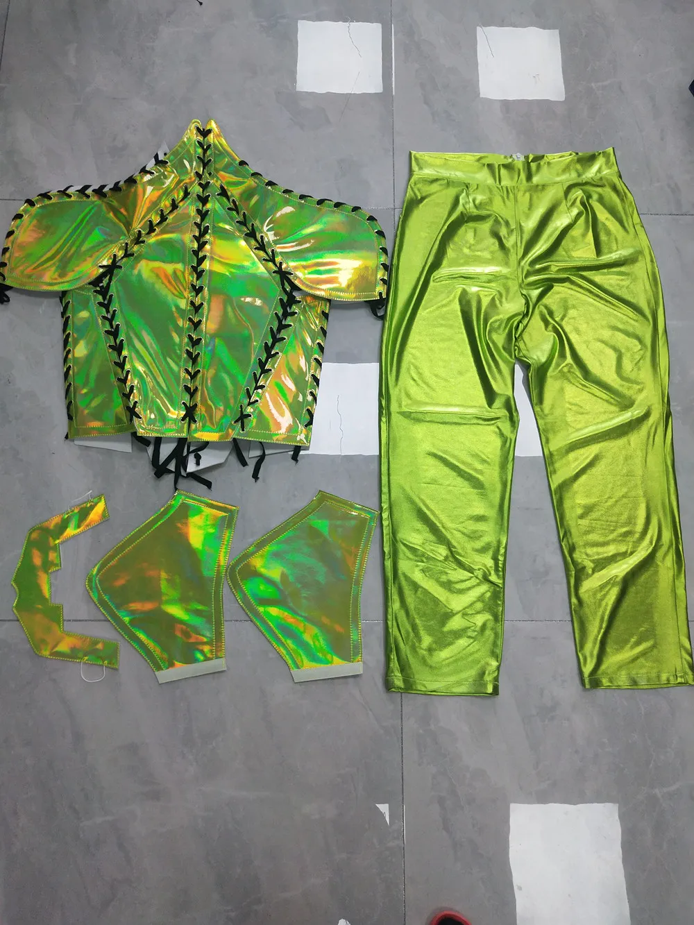 Bar Nightclub Muscle Men\'s Space Mirror Armor Dancing Costume Sexy Club Party Show Stage Wear Green Laser Tops Pants Outfits