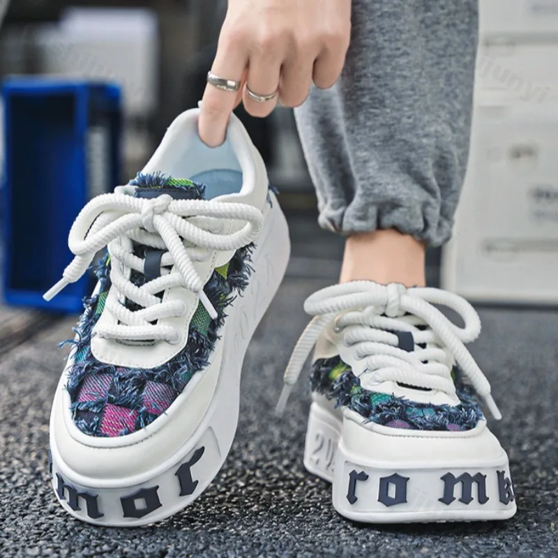 2025 otoño nueva rejilla diseñada moda Casual zapatos de suela gruesa para hombres Low Top cómodo versátil zapatillas de plataforma antideslizantes