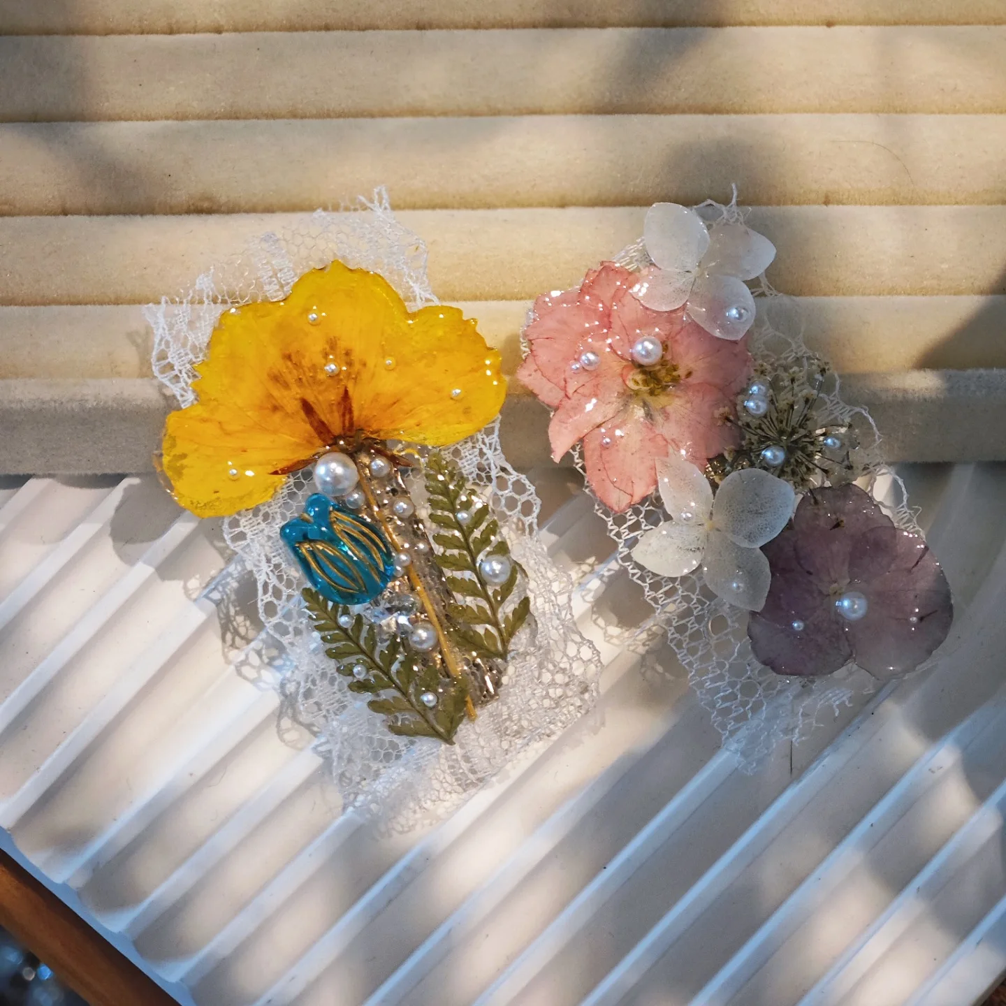 

3291 Wholesale Handmade Lace Dried Eternal Flower Hair Duckbill Clip Real Flower Hair Accessory Creative Christmas Birthday Gift