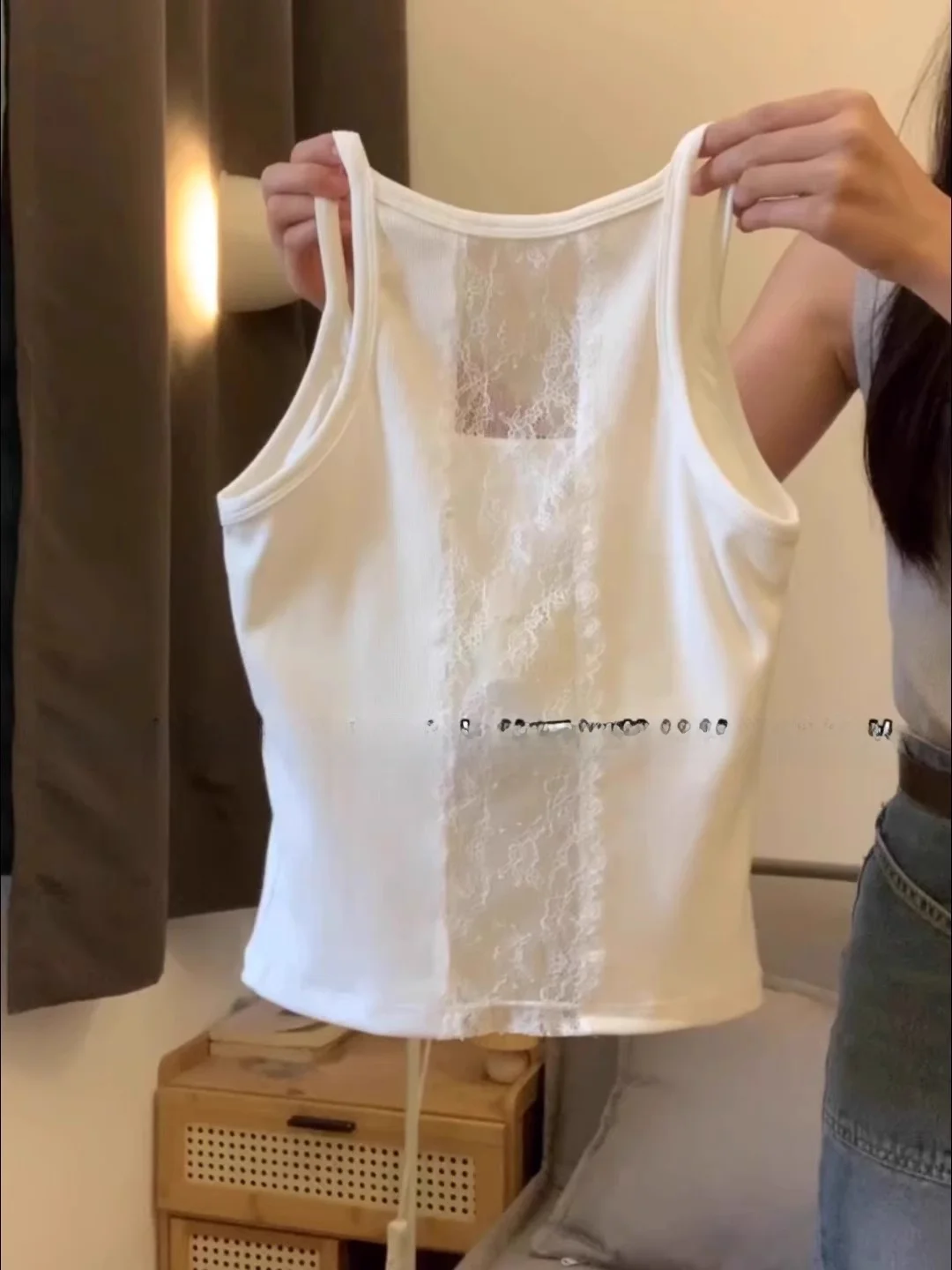 New Sexy Hollow out Back Lace Splice Women's Top Integrated Chest Pad White Cotton Blend Short Sleeve Sweet Style Camisole