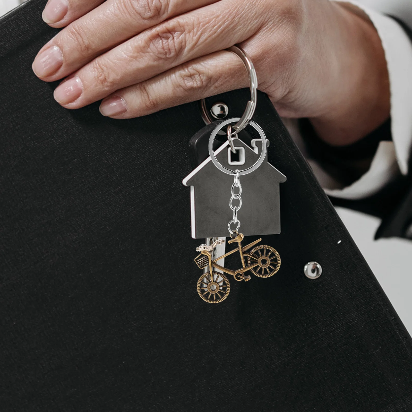 

2Pcs Bike Keychain Decorative Pendant Keychain Bag Charm Key Accessory for Cycling Fans Bicycle Key Chain