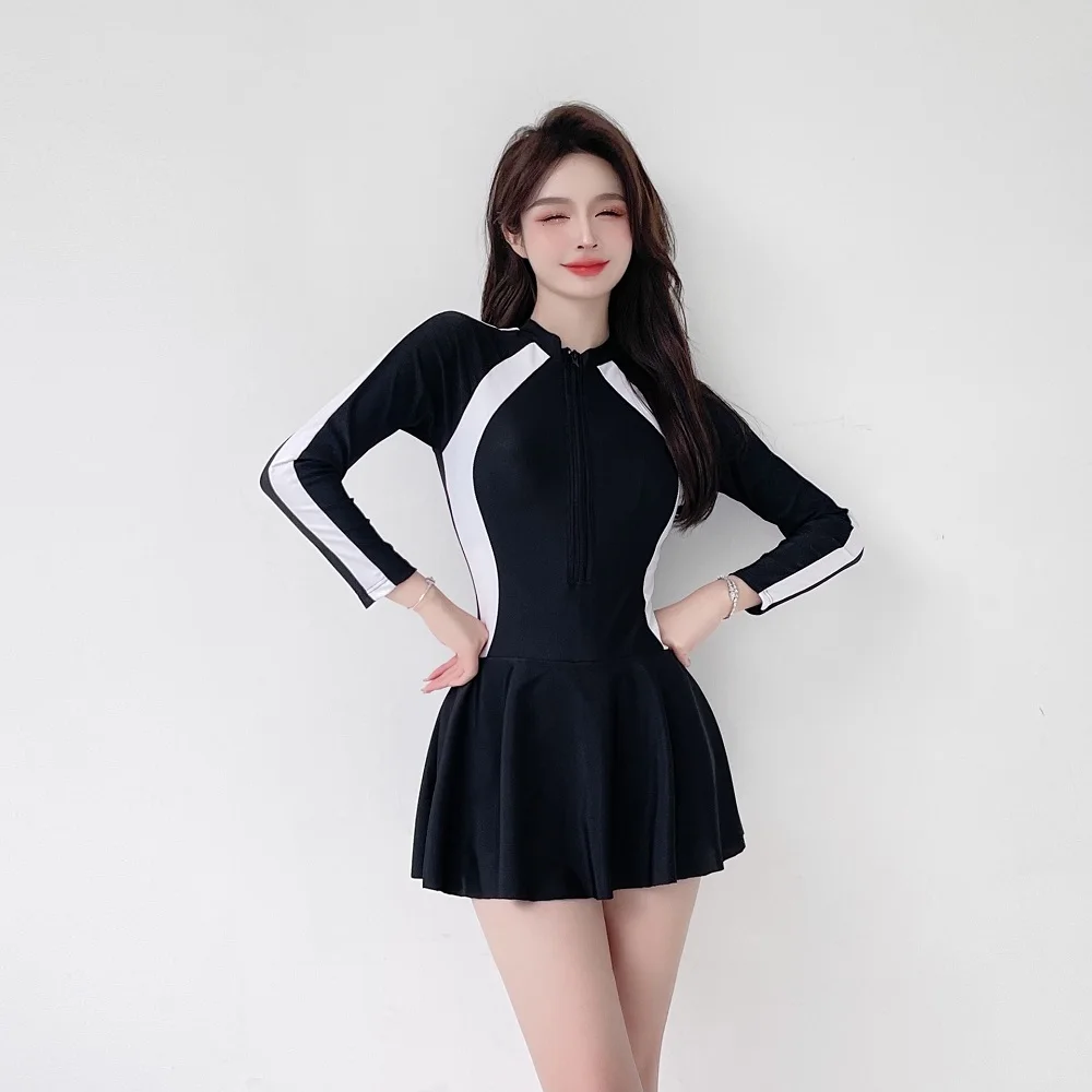 Long Sleeve Swimsuit for Women Bathing Suit Surfing Retro Korea Swimwear With Sleeves Girls Rash Guard Exclusively Woman