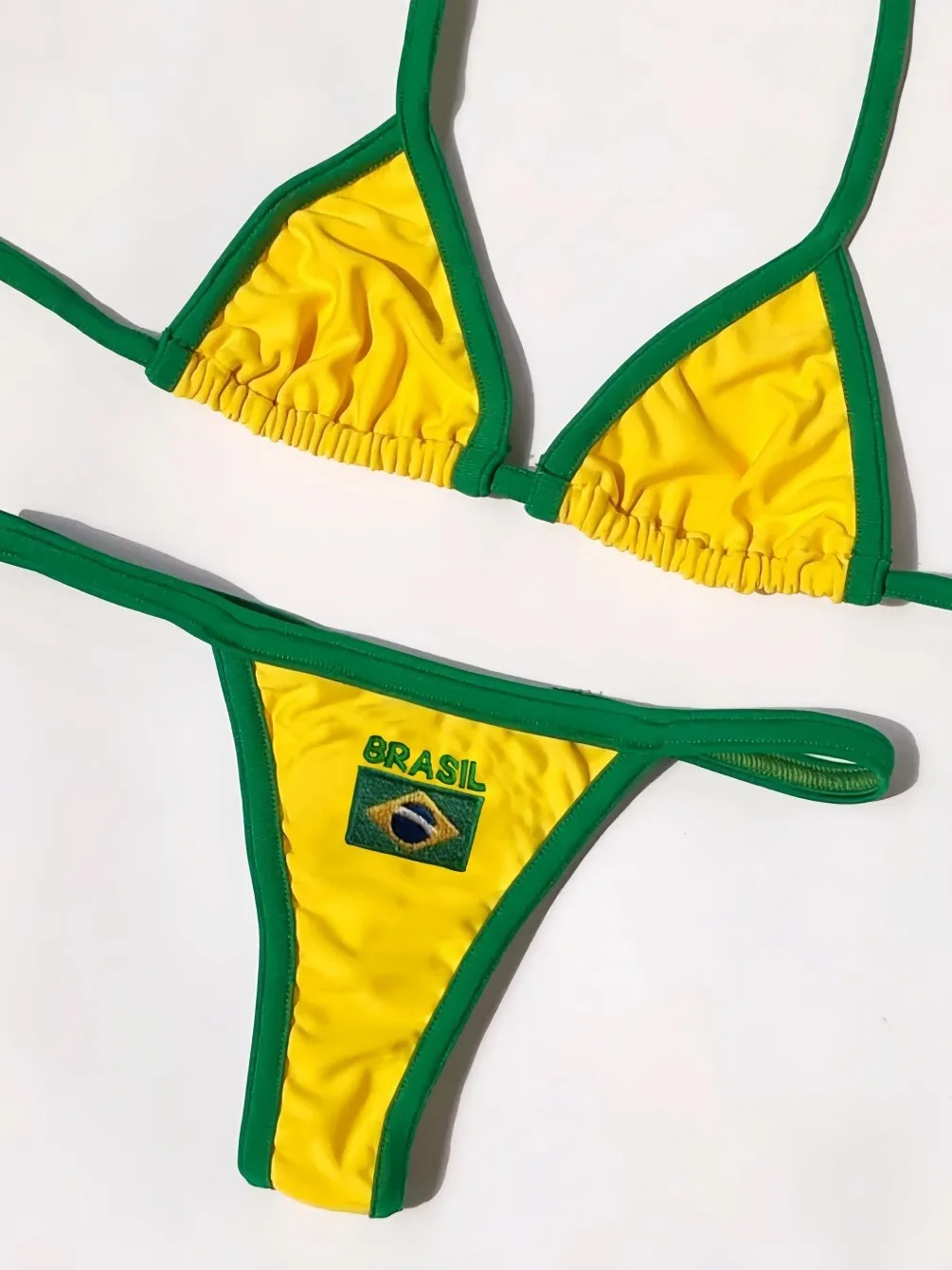 Bikini stile brasiliano, bikini con alfabeti ricamati con bandiera, bikini triangolare seducente sul mare, costume da bagno a due pezzi da donna