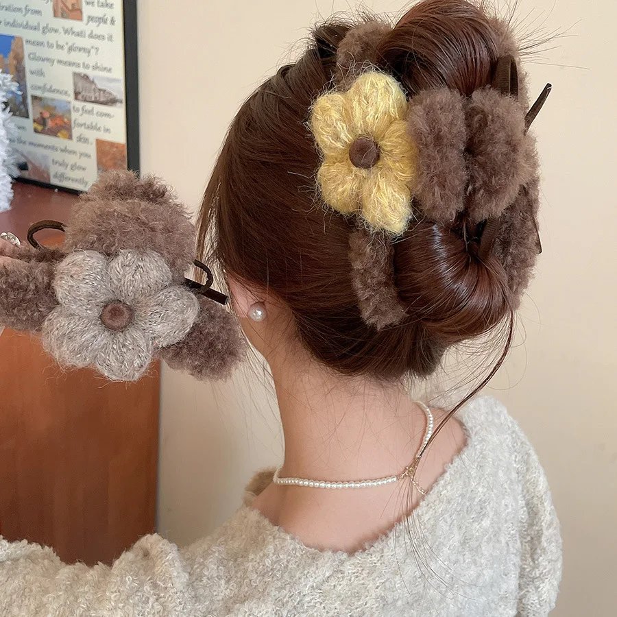 

Plush Flower Korean-Style Premium Women's Large Back-of-Head Hair Clip with Full-Coverage Design New Arrival Hair Accessory