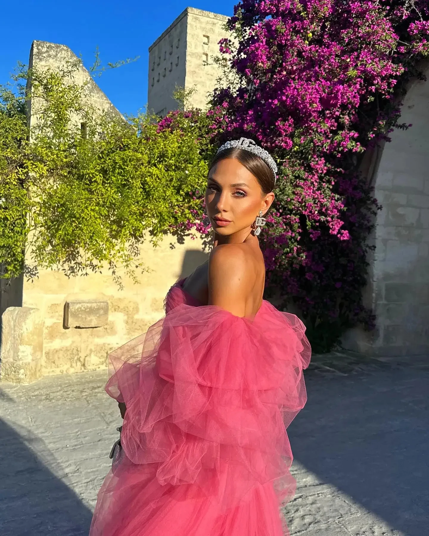 Vestido de fiesta de graduación bonito y exuberante, vestido de noche largo con volantes de tul y hombros descubiertos, vestidos largos de celebridades exuberantes hechos a medida