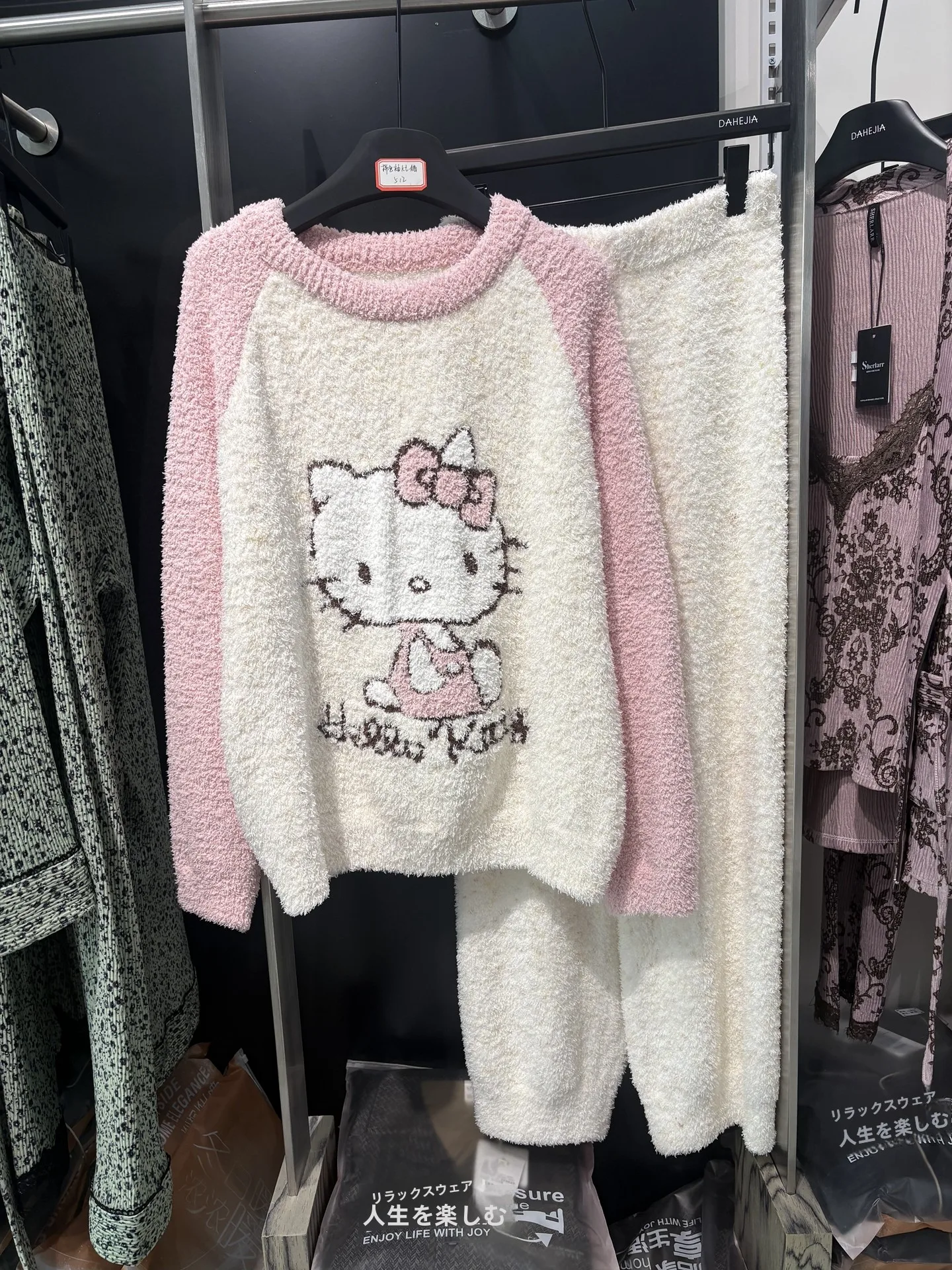 ladies-soft-velvet-spwear-autumn-winter-home-clothes-set-cartoon-cute-long-sve-round-ne-home-comfort-warmth-f-velvet