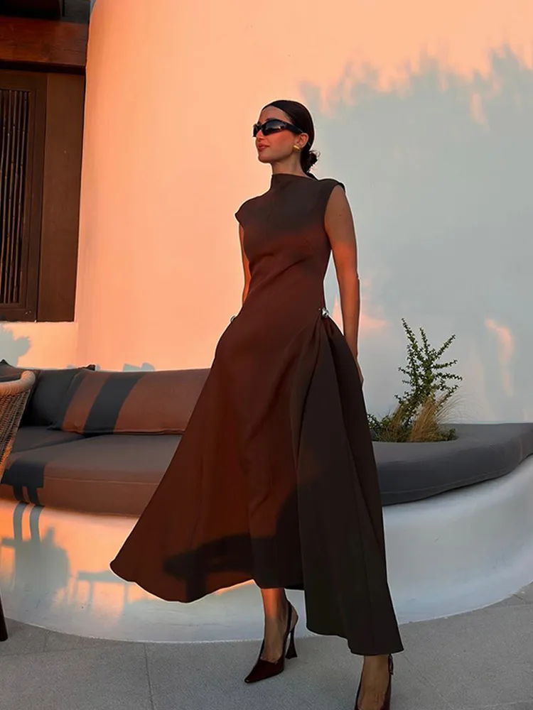 Elegant Oblique Collar Pleated A-line Dress For Women Fashion Brown Sleeveless Slim Long Dresses 2024 New Evening Party Gowns