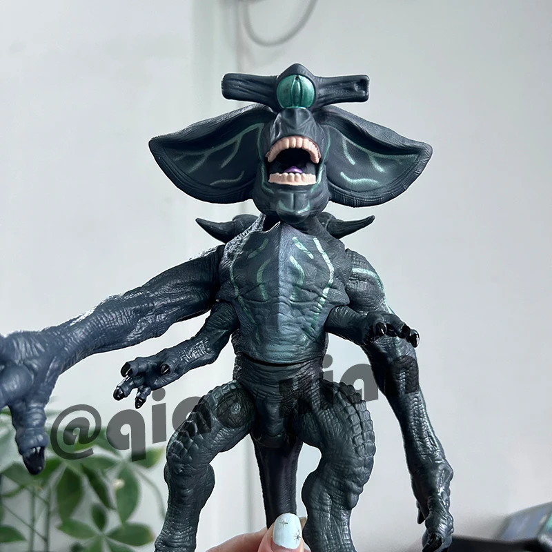 New Pacific Rim Figure Monsters Scunner Leathback Mega Kaiju Trespasser Knifehead Figurine Model Children Christmas Gifts