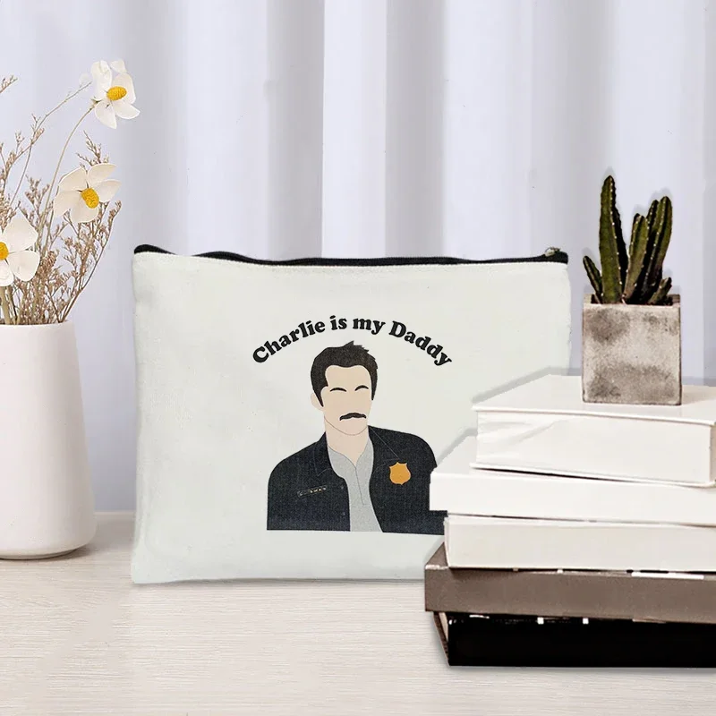 

Twilight TV Series Vampire Lovers Movie Character Gift Charlie Fan Gift Printed Pattern Travel Stationery Lipstick Storage Bag