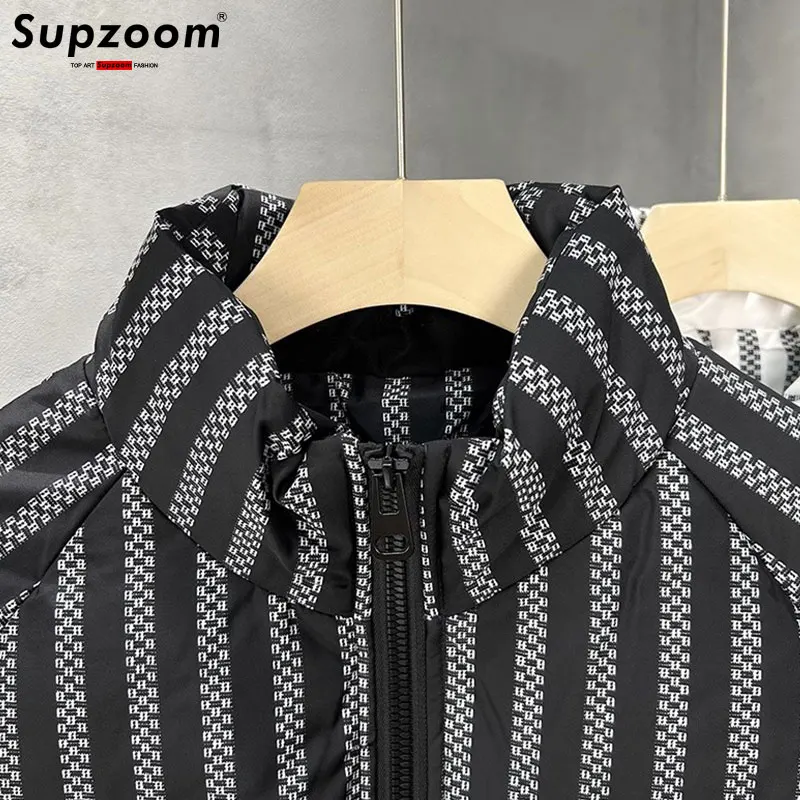 Supzoom 2023 yeni varış üst moda Spiral renk eşleştirme sıcak tasarım ekmek Patchwork kış rahat popüler aşağı ceket erkekler