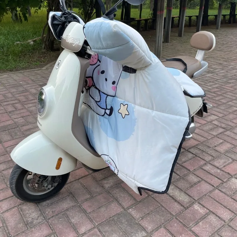 Kawaii anime Pochacco series printed motorcycle windshield Sanrio autumn and winter thickened windproof warm cover wholesale