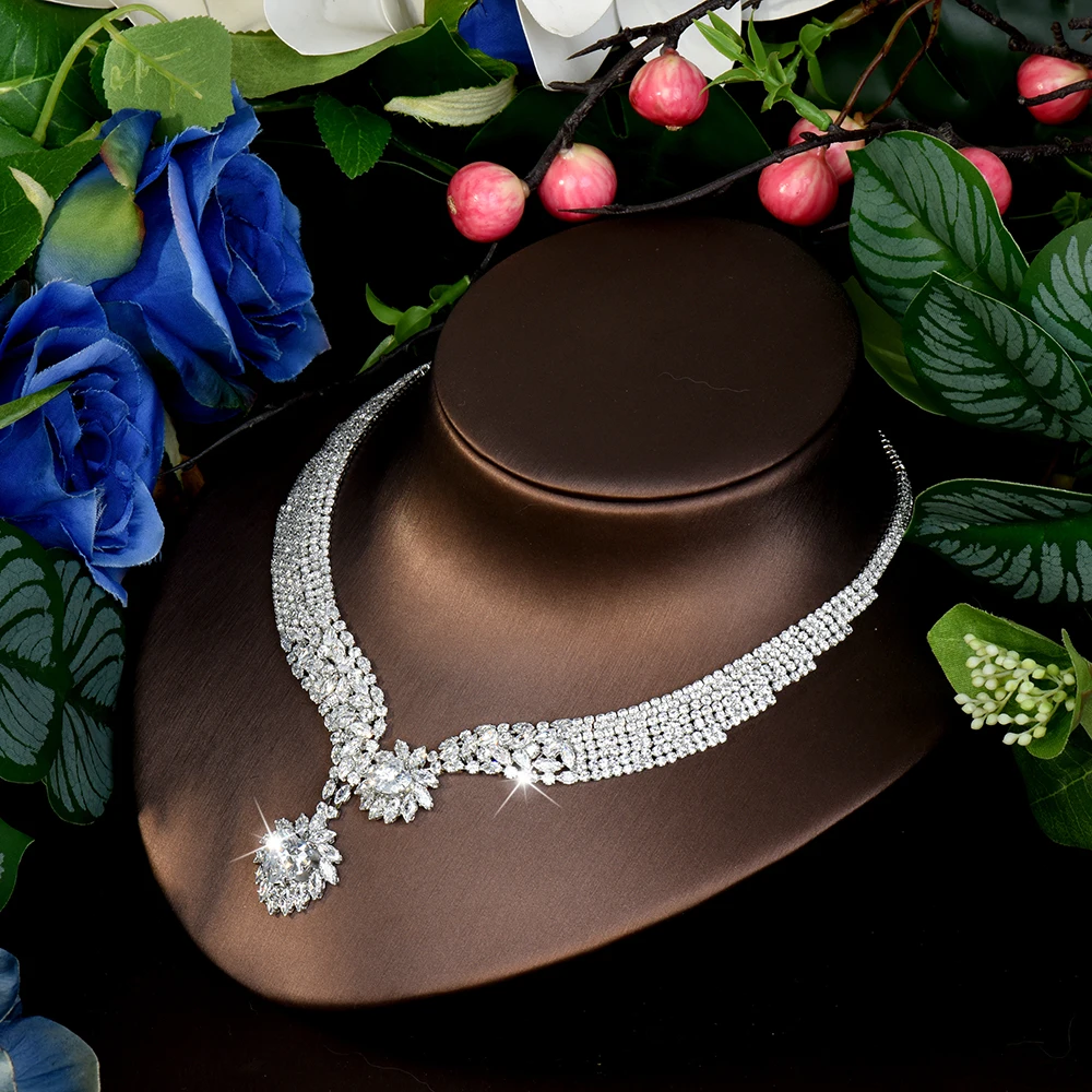 Gorgeous temperament thick luminous jewellery necklace earrings ring popular 4 pieces wedding prom party ladies gift dress M-569