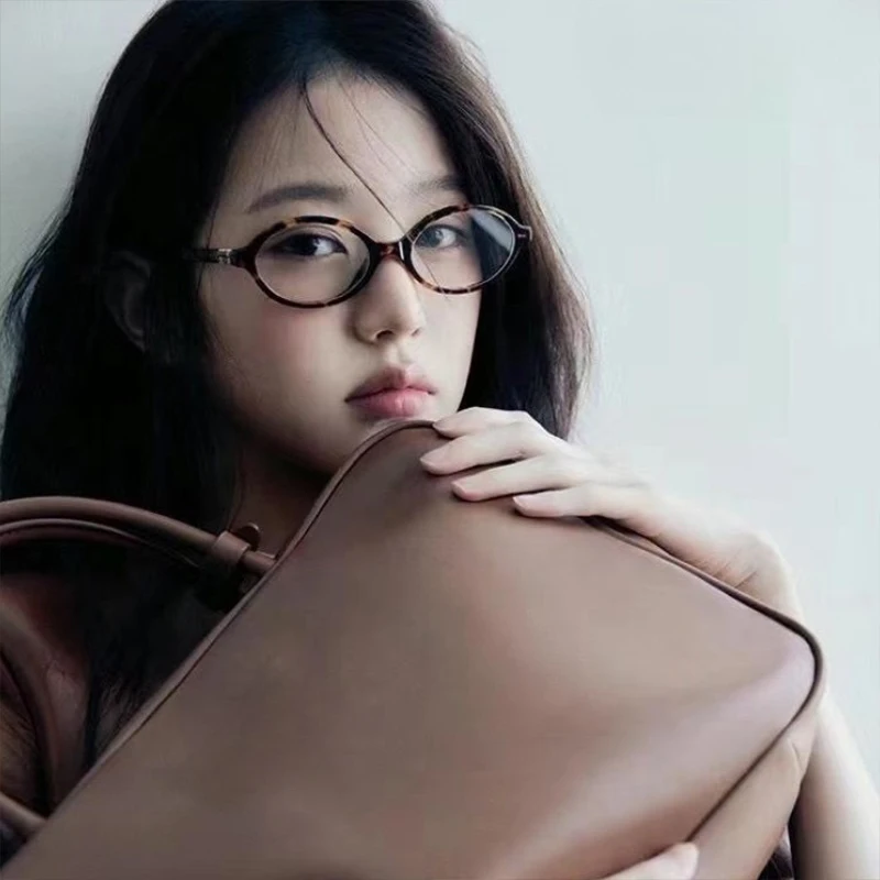 

Women Anti Blue Light Blocking Glasses Fashion Classic Oval Small Frame Eyewear Trendy Outdoor Office Photography Accessory