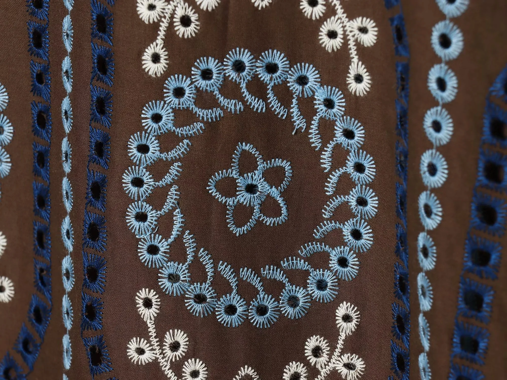 KONDALA Vintage Damen Urlaubs-Blumenanzug Stickerei Ausgehöhltes Ärmelloses Oberteil Langer Reißverschluss-Rock Mode 2026 Sommer Boho Sets – Detail 21