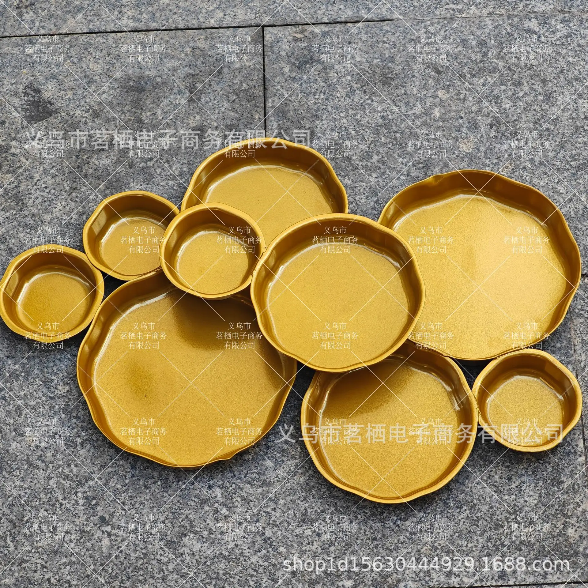 Gold Decorative Cluster Bowl Cover Handmade Metal Multi-section Tableware Dining Table Ornament Living Room Gift