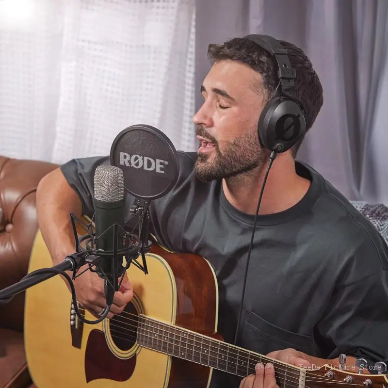 ميكروفون مكثف كبير الحجم من RODE NT1 مع حامل للصدمات لتسجيل فيديو الاستوديو والبث والبث