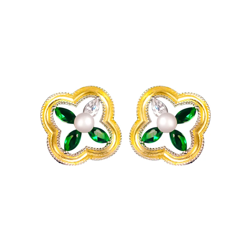 أربع أوراق البرسيم شكل أقراط المرأة الأوروبية والأمريكية المتخصصة تصميم الأقراط أقراط اللؤلؤ الفضة الاسترليني #5