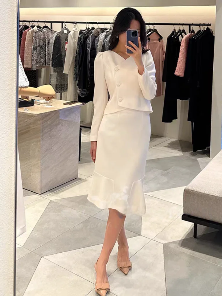 

Элегантный комплект в корейском стиле: топ с длинными рукавами и юбка-рыбий хвост, двухсоставный костюм для женщин, весенний сезон, высокая талия, функция сохранения тепла.