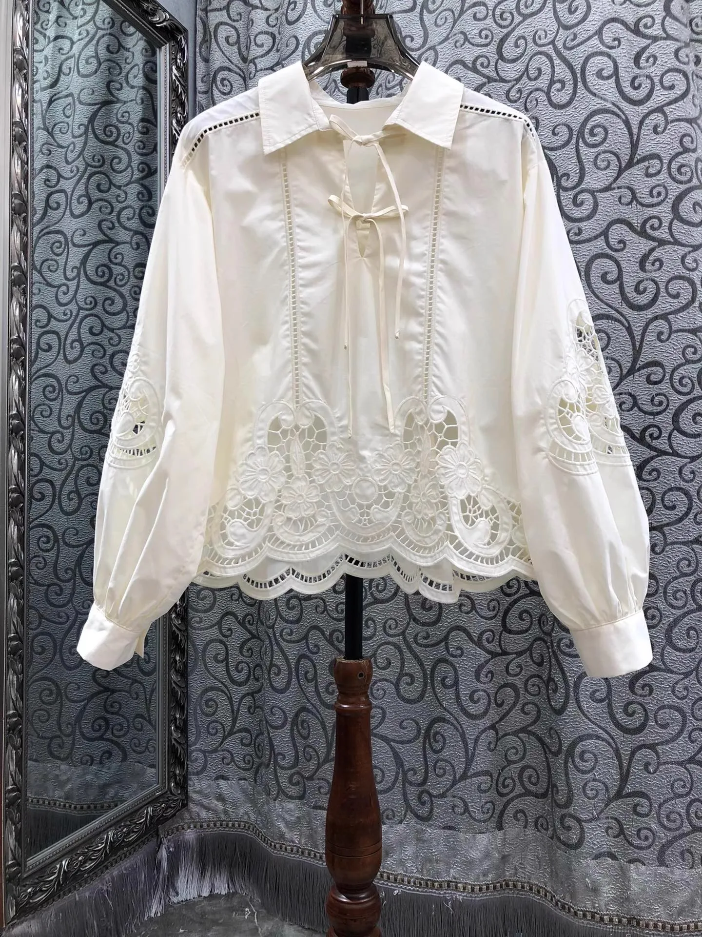 

100% Cotton Shirt 2025 Autumn Fashion Lady Turn-down Collar Hollow Out Embroidery Patchwork Long Sleeve Beige Green Shirt Blouse