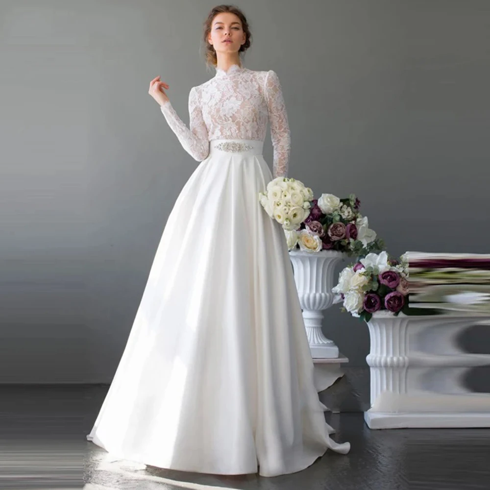 

Customized Exquisite A-line Illusion New Design Wedding Dress Lace Applique Bride Drsee Satin Retro Wedding Gown robe de mariée