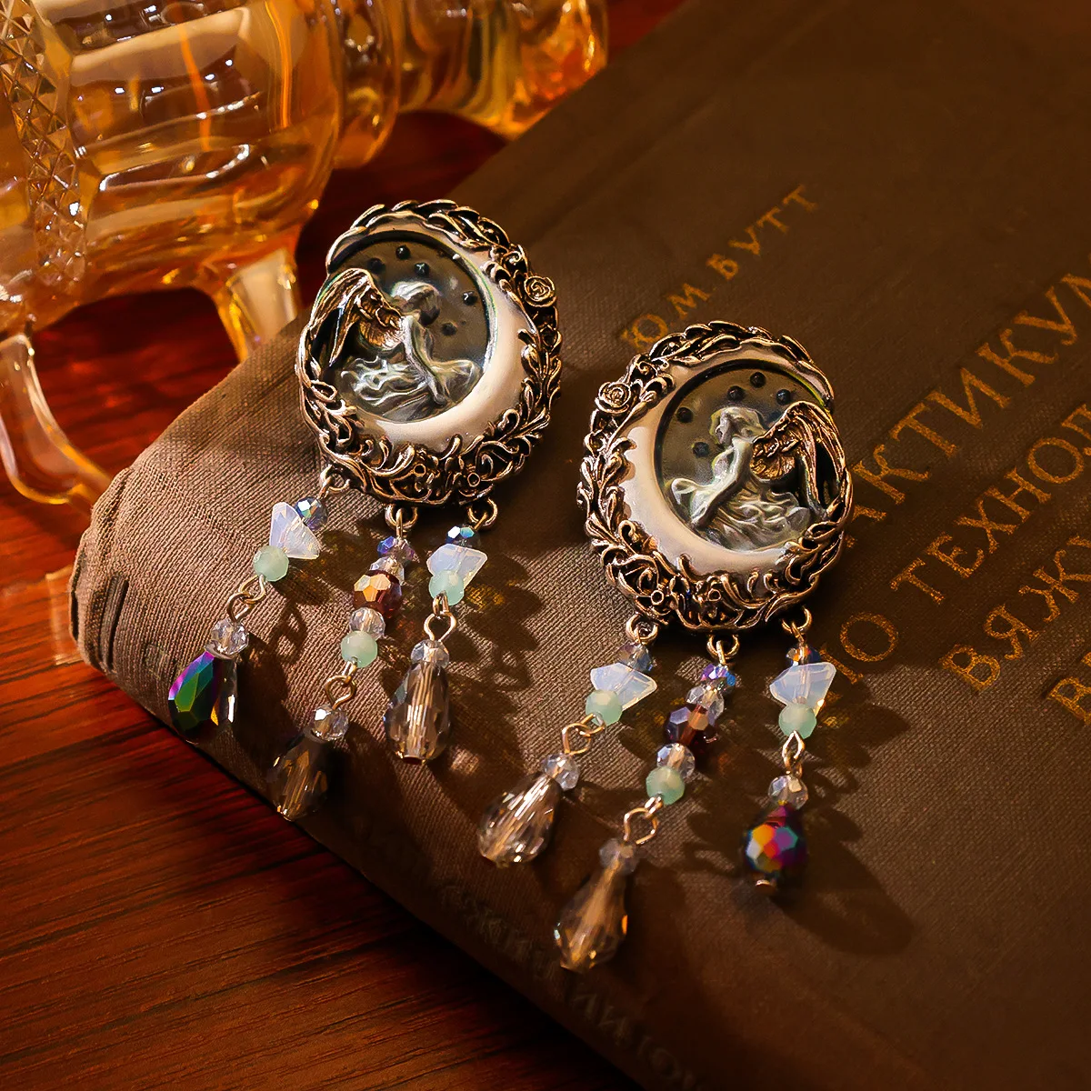 

Европейские винтажные женские серьги-гвоздики с цветными подвесками в форме капли