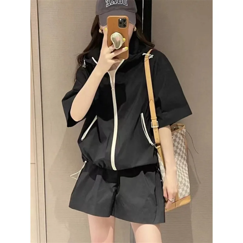 

2025 Summer Fashion Casual Sports Shorts Set Sunscreen Hoodie Loose Zipper Short Sleeve Two Piece Set Lightweight Women