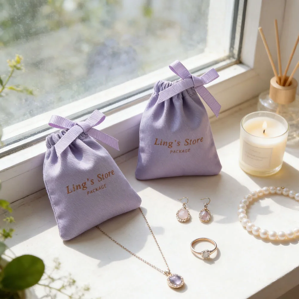 

100 шт. персонализированных подарочных мешочков из фиолетового хлопкового холста с логотипом и именем для ювелирных изделий, колец, упаковки, свадебных сувениров, конфет