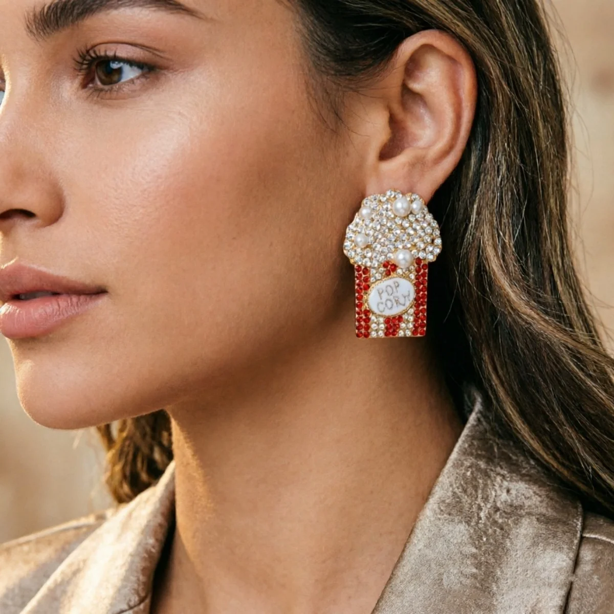 Weihnachtliche rote Strass-Ohrringe mit simulierten Perlen in Popcorn-Form für Damen, kreative Weihnachts-Popcorn-Ohrringe, Neujahrsparty-Schmuck. – Detail 16