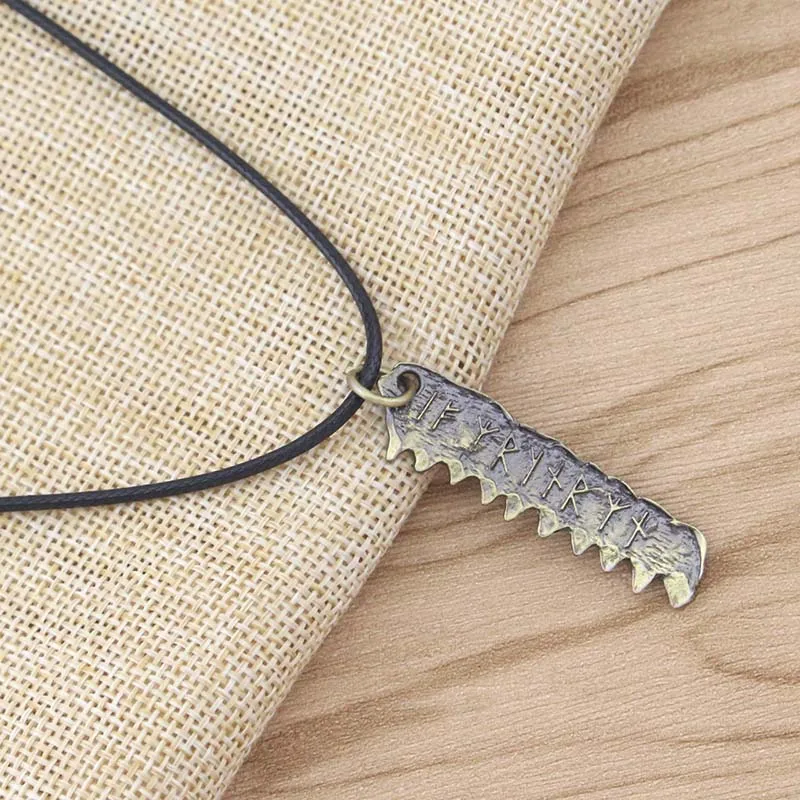 قلادة صياد السيف المنقولة بالدم، مراقب العين، شارة عجلة الغراب، قلادة للنساء، هدية مجوهرات تنكرية