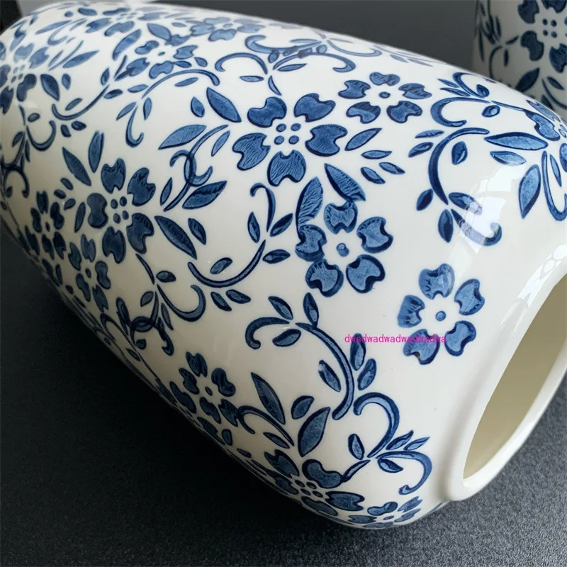 blue-white porcelain ceramic vase, retro pattern ornament in living room, high-end sense antique arrangement vase flower ware