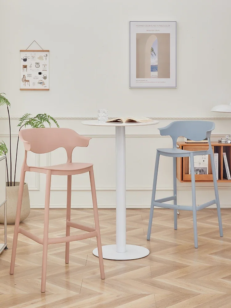Sedia da bar semplice nordica Sedia da bar moderna e minimalista con schienale in plastica, sgabello alto creativo di design impilabile per la casa