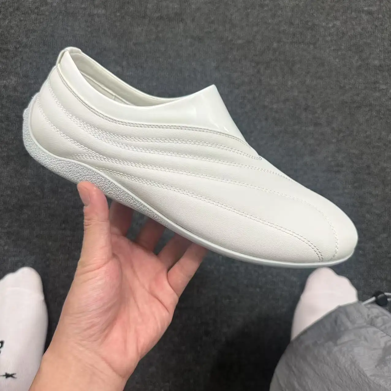 

VIPOL Мужские легкие немецкая тренировочная обувь, повседневные белые кроссовки, летние модные мужские туфли на плоской подошве, вечерние офисные туфли