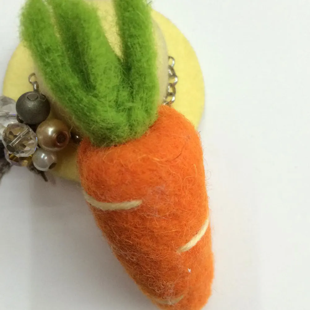 

2Pcs Radishes Wool Felt Accessories Handmade Brooches Clothing Felt Crafts Parts Decoration Radishes Clothing Accessories