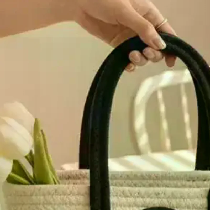 

Womens Woven Handbag Large Capacity Rattan Tote Bag Retro Style Durable Shoulder Bag for Beach Vacation Travel