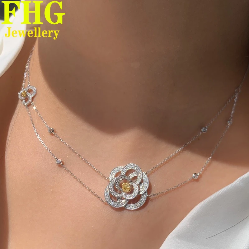 

18k Au750 Gold yellow and white diamond0.85Cara Flower Necklace Wedding Party Engagement Anniversary Fashion Eleganc